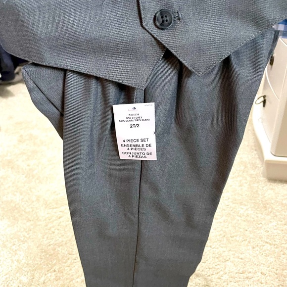 NEW WITH TAGS ✨ Nautica 2T Three Piece Suit - Picture 5 of 7